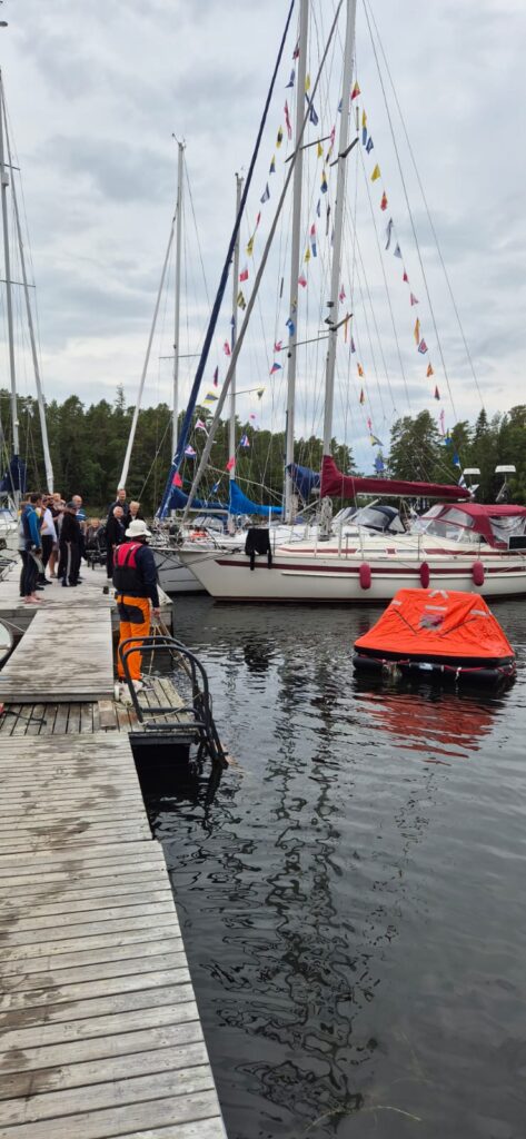Pelastuslauttaharjoitus